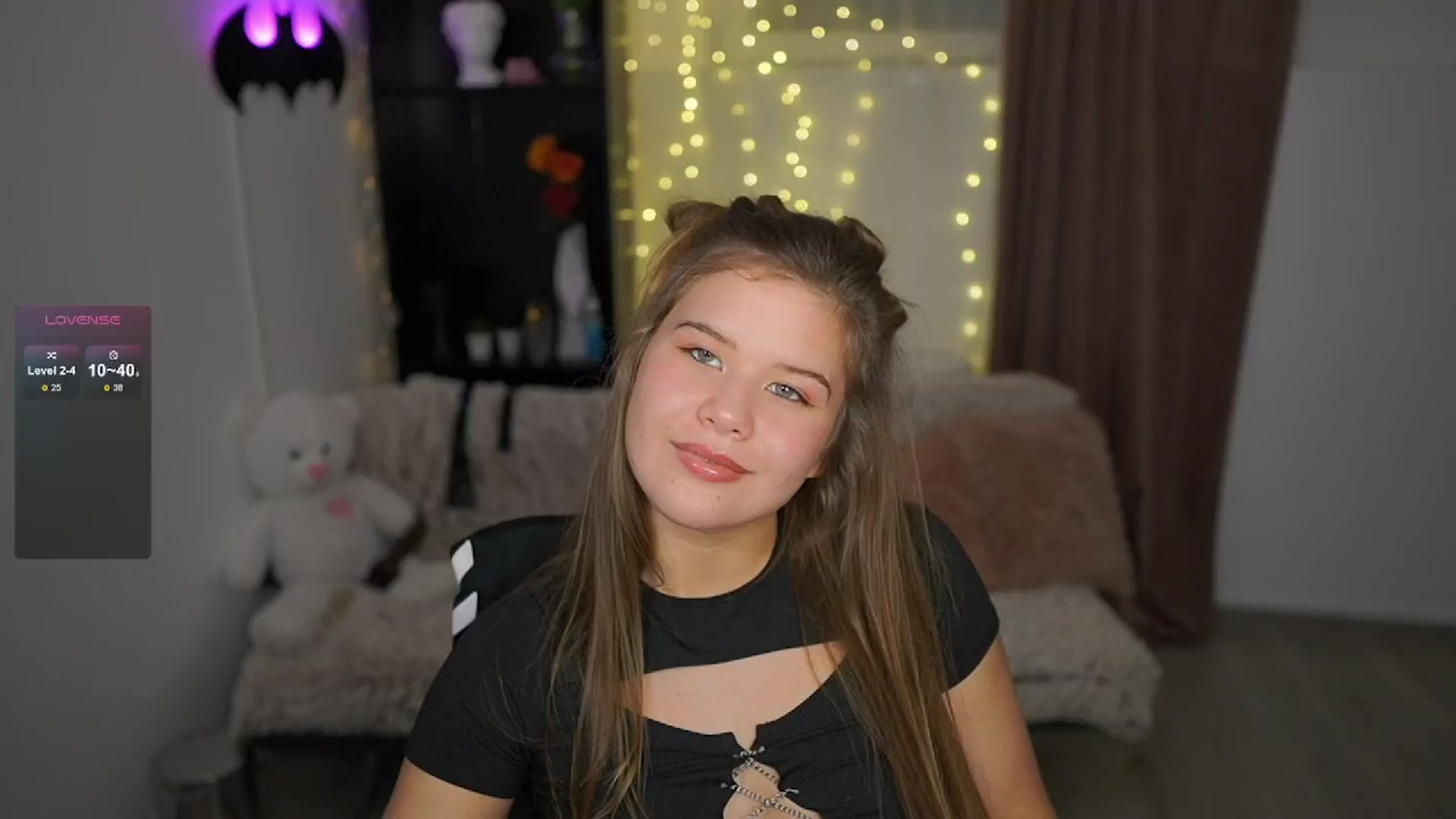 Gallery image thumbnail from Alaina__Fox's myfreecams stream on, 05/21/2024, 20:48 image 6 of 20