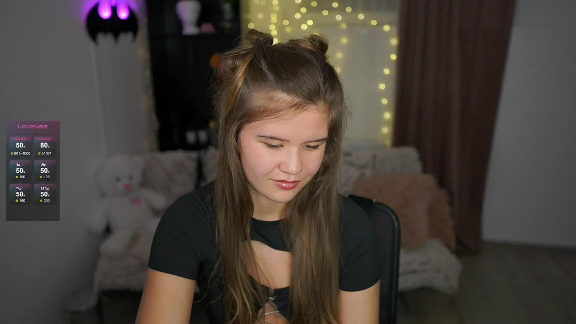 Gallery image thumbnail from Alaina__Fox's myfreecams stream on, 05/21/2024, 23:31 image 3 of 20