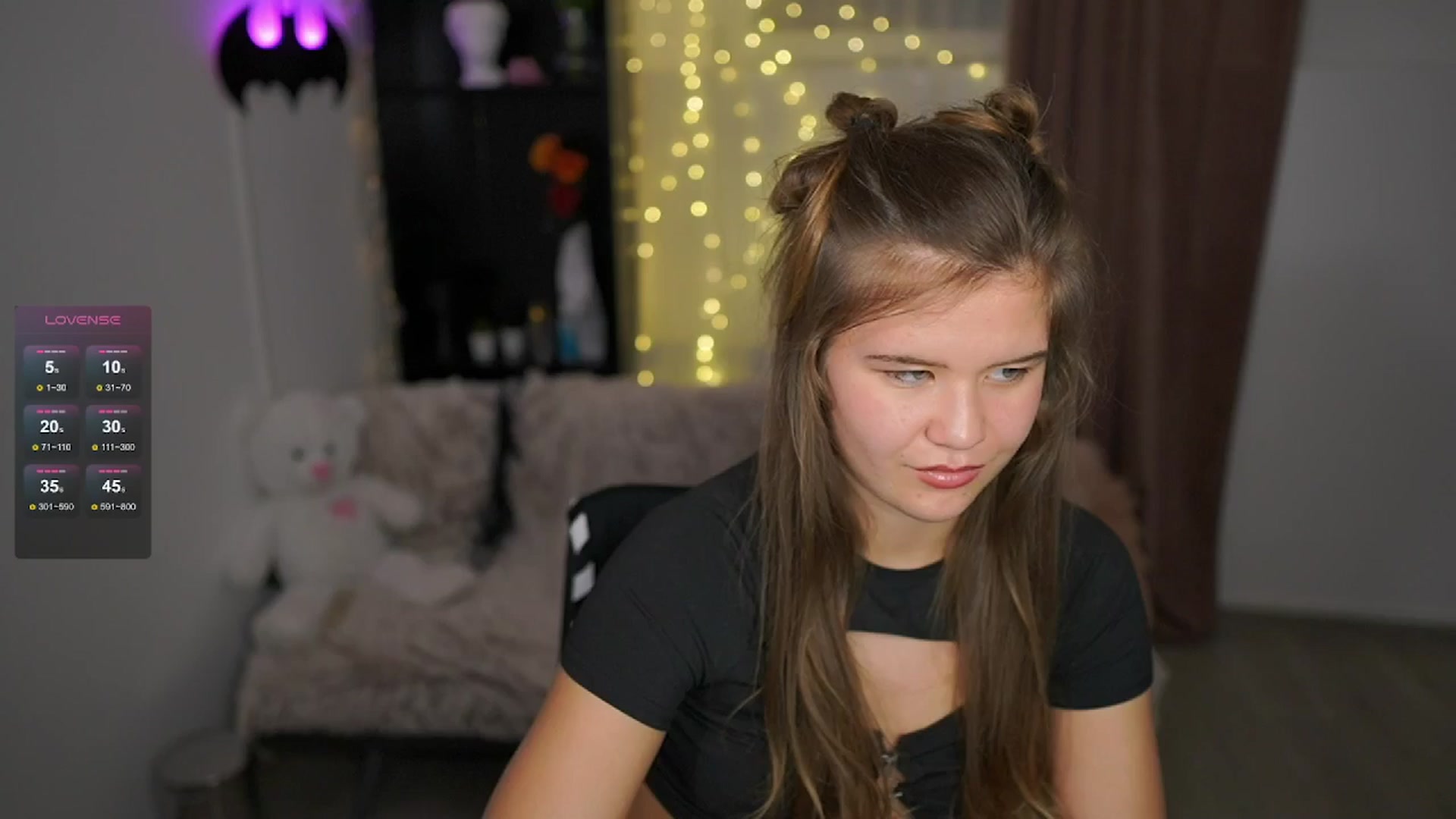 Gallery image thumbnail from Alaina__Fox's myfreecams stream on, 05/21/2024, 23:31 image 8 of 20