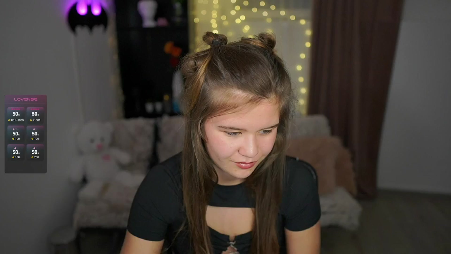 Gallery image thumbnail from Alaina__Fox's myfreecams stream on, 05/21/2024, 23:31 image 1 of 20