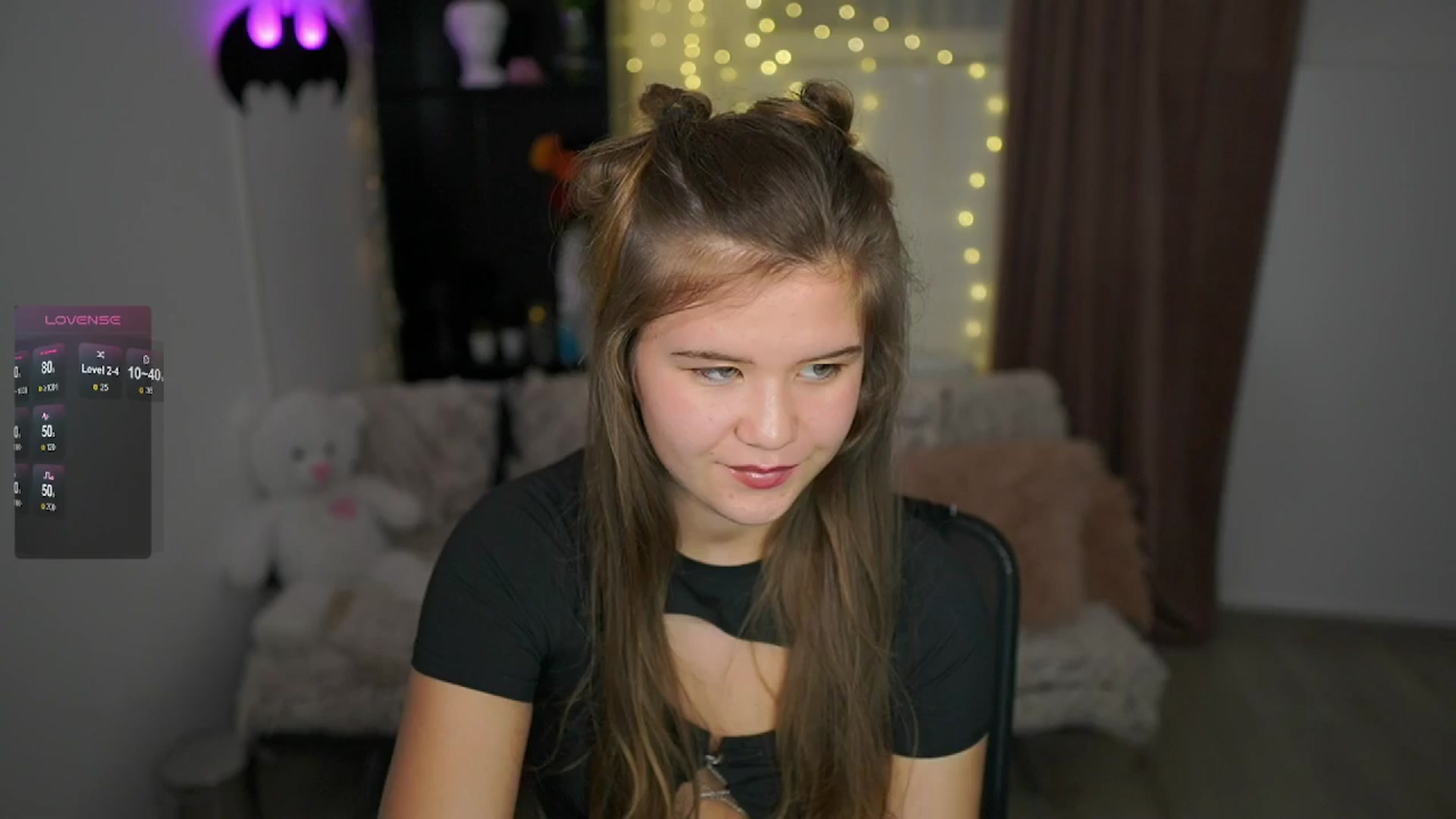 Gallery image thumbnail from Alaina__Fox's myfreecams stream on, 05/21/2024, 23:31 image 4 of 20