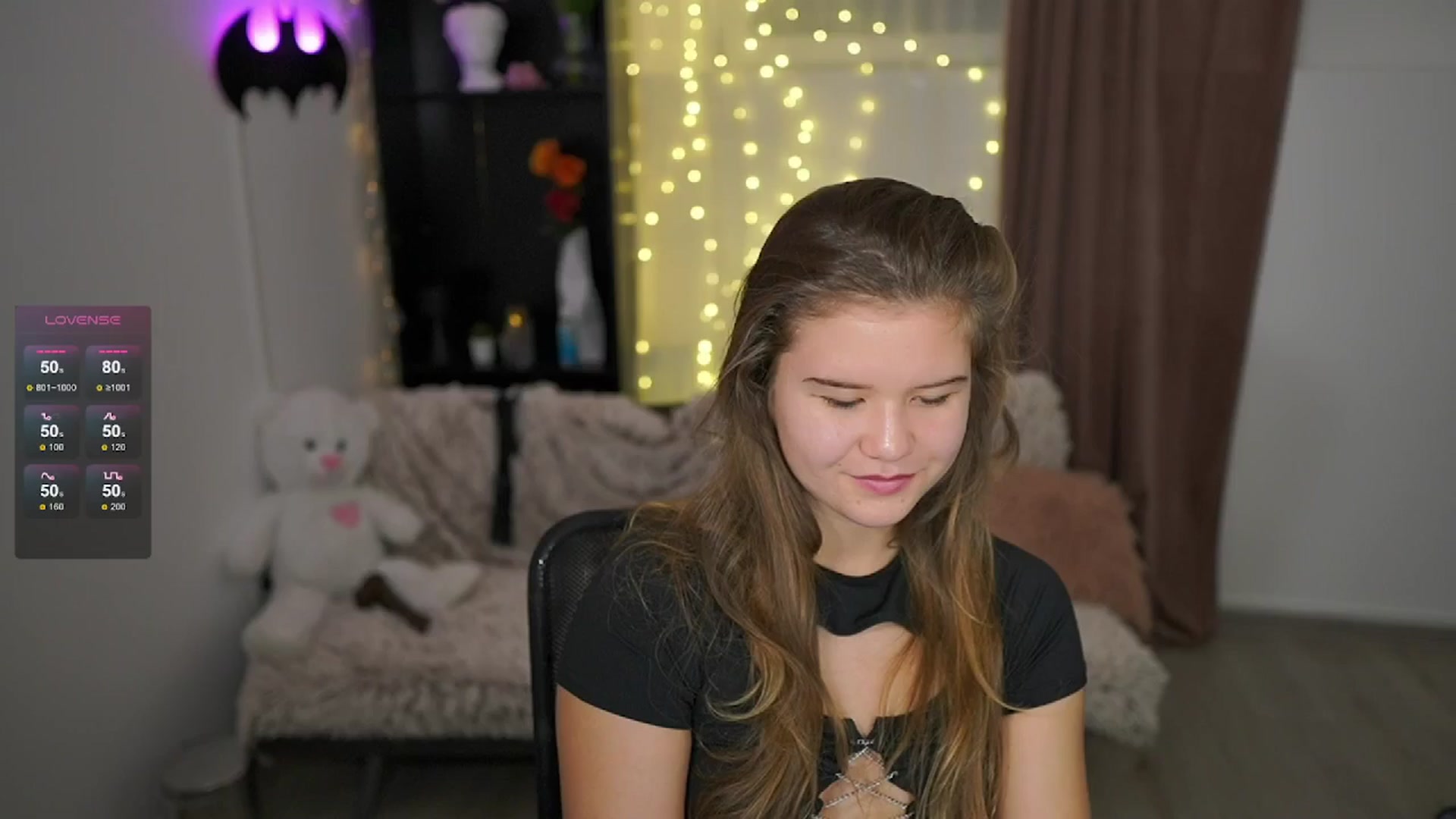 Gallery image thumbnail from Alaina__Fox's myfreecams stream on, 05/22/2024, 11:35 image 7 of 20