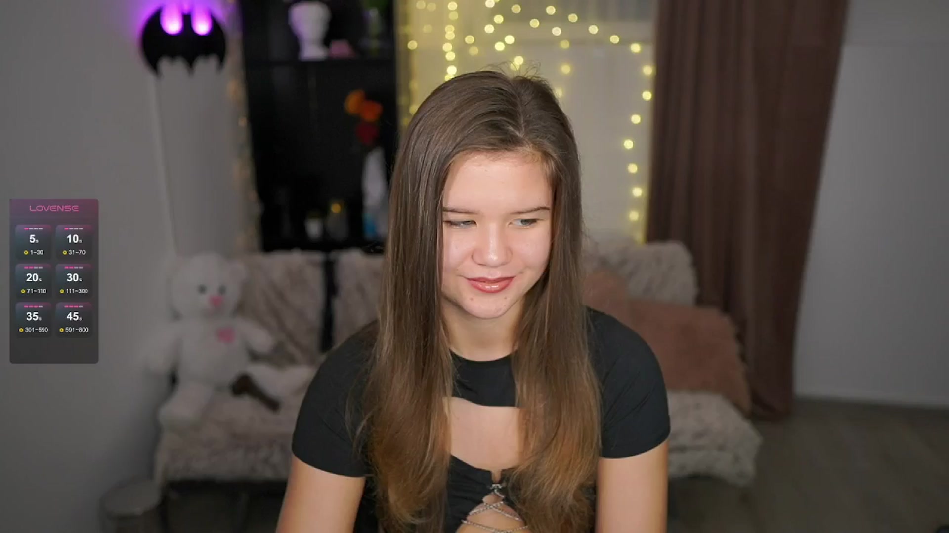 Gallery image thumbnail from Alaina__Fox's myfreecams stream on, 05/22/2024, 11:35 image 11 of 20