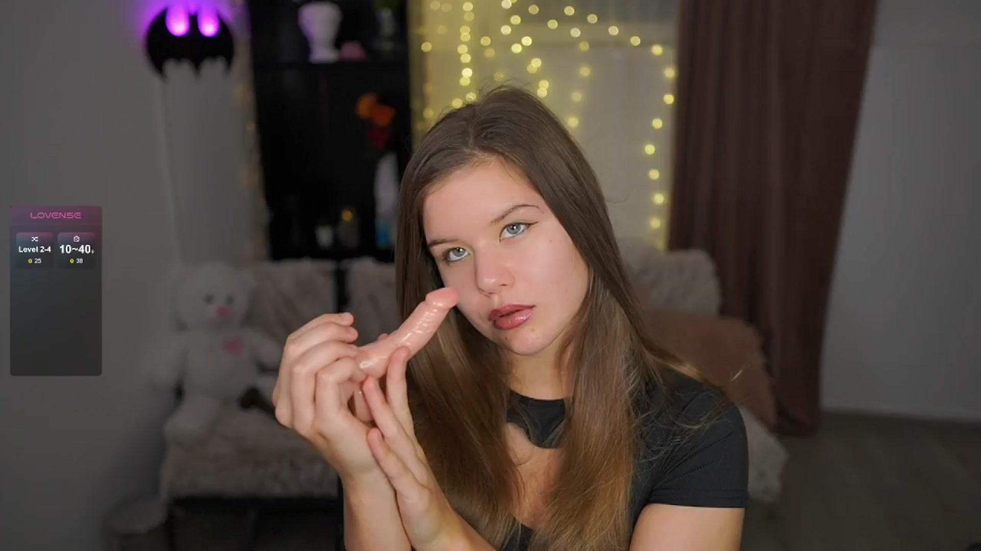 Gallery image thumbnail from Alaina__Fox's myfreecams stream on, 05/22/2024, 11:35 image 13 of 20