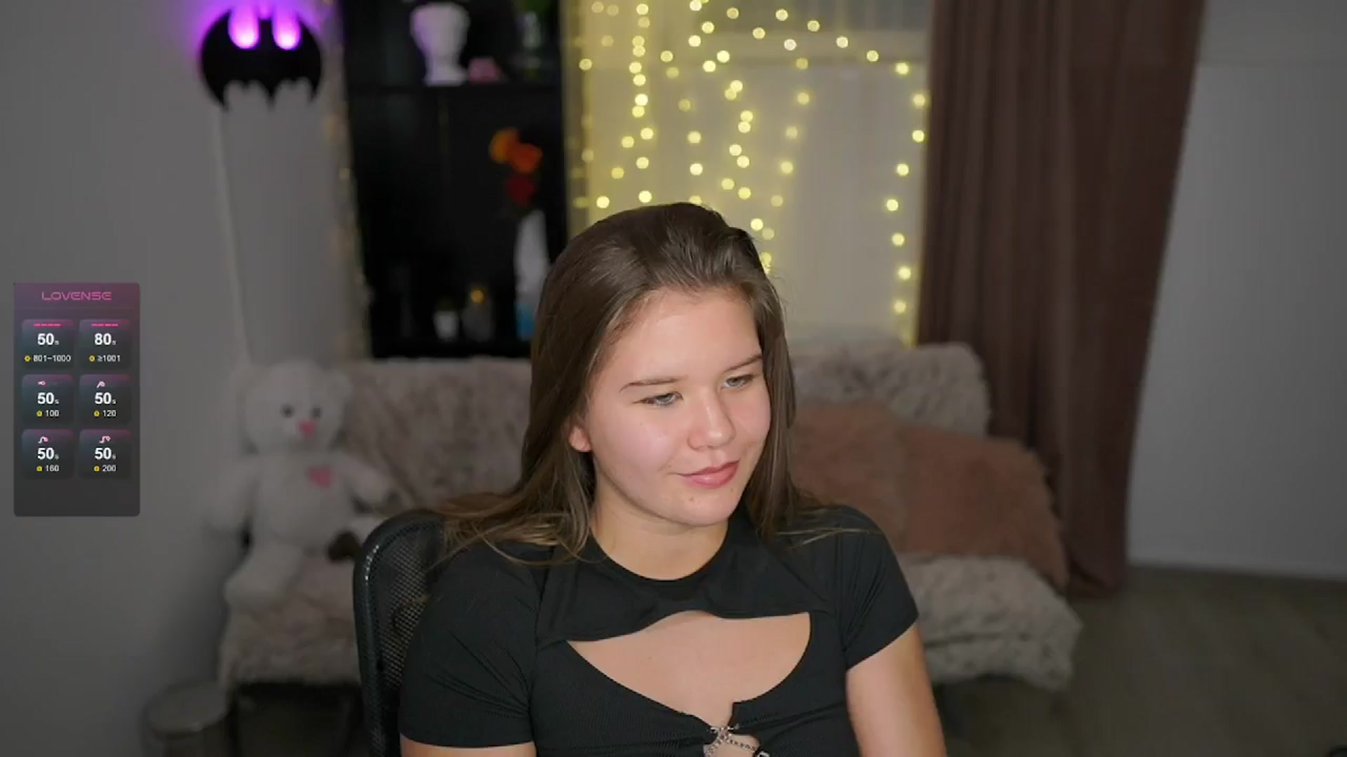 Gallery image thumbnail from Alaina__Fox's myfreecams stream on, 05/22/2024, 13:23 image 19 of 20