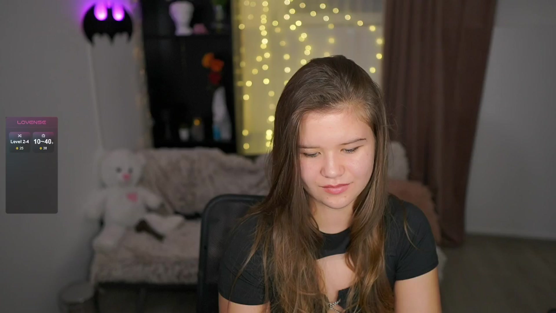Gallery image thumbnail from Alaina__Fox's myfreecams stream on, 05/22/2024, 13:23 image 10 of 20