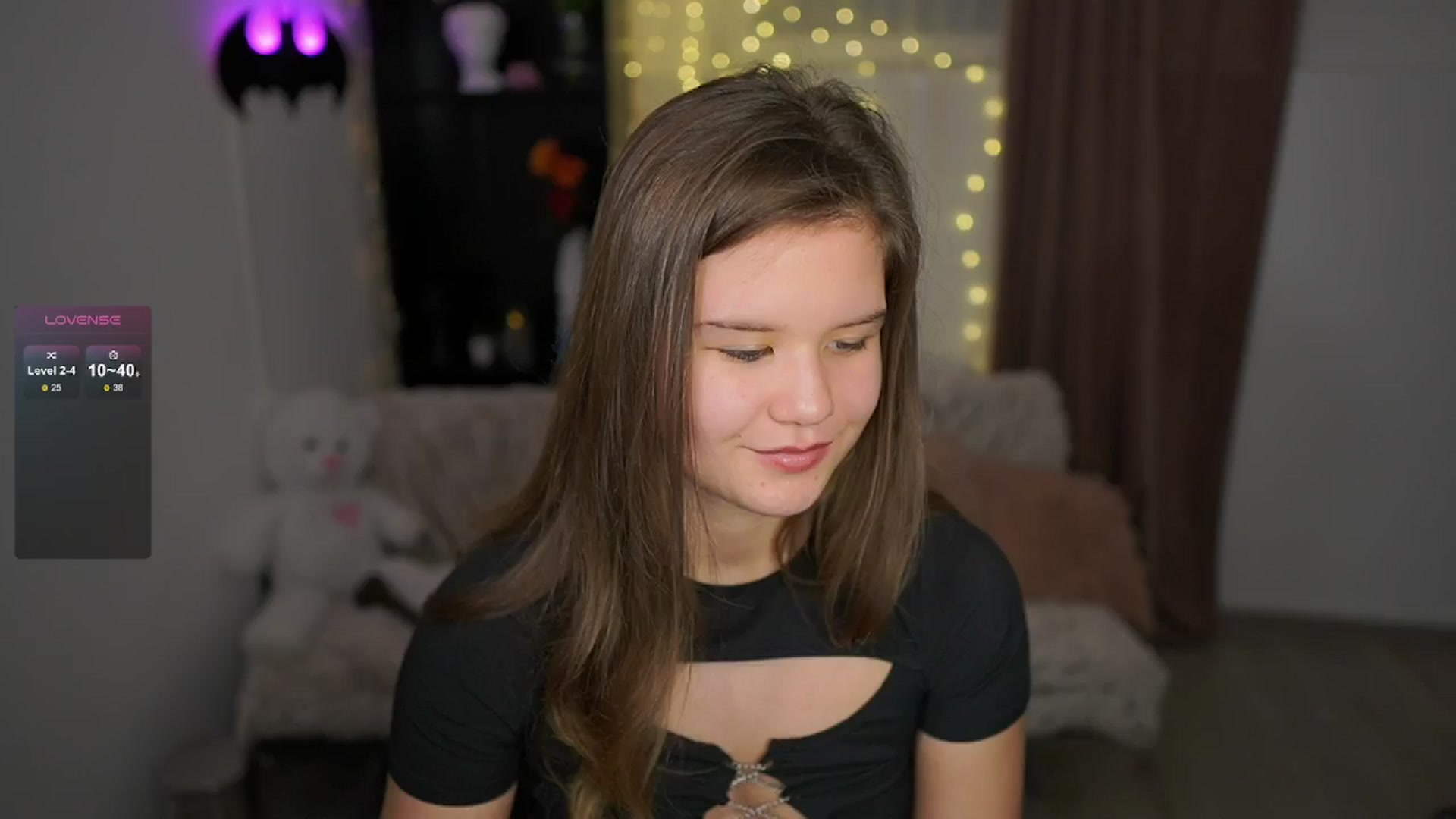 Gallery image thumbnail from Alaina__Fox's myfreecams stream on, 05/22/2024, 13:23 image 8 of 20