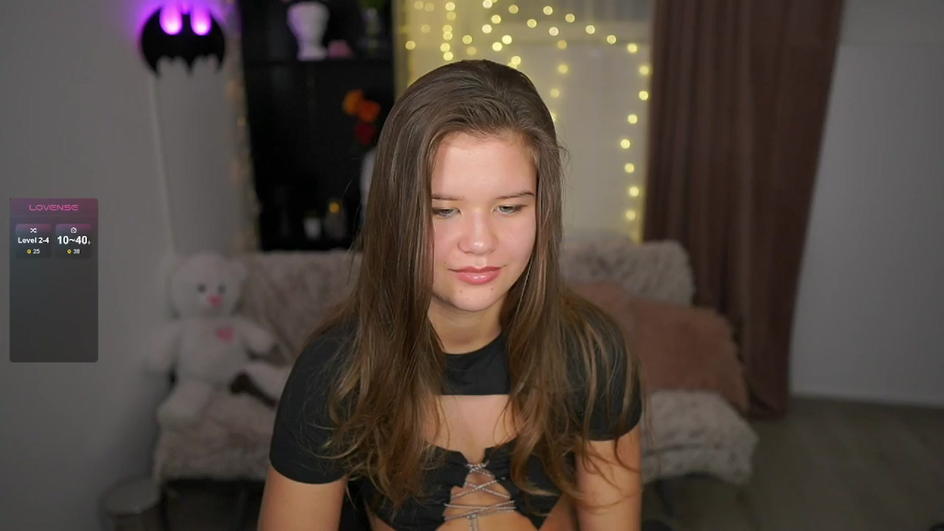 Gallery image thumbnail from Alaina__Fox's myfreecams stream on, 05/22/2024, 13:23 image 14 of 20