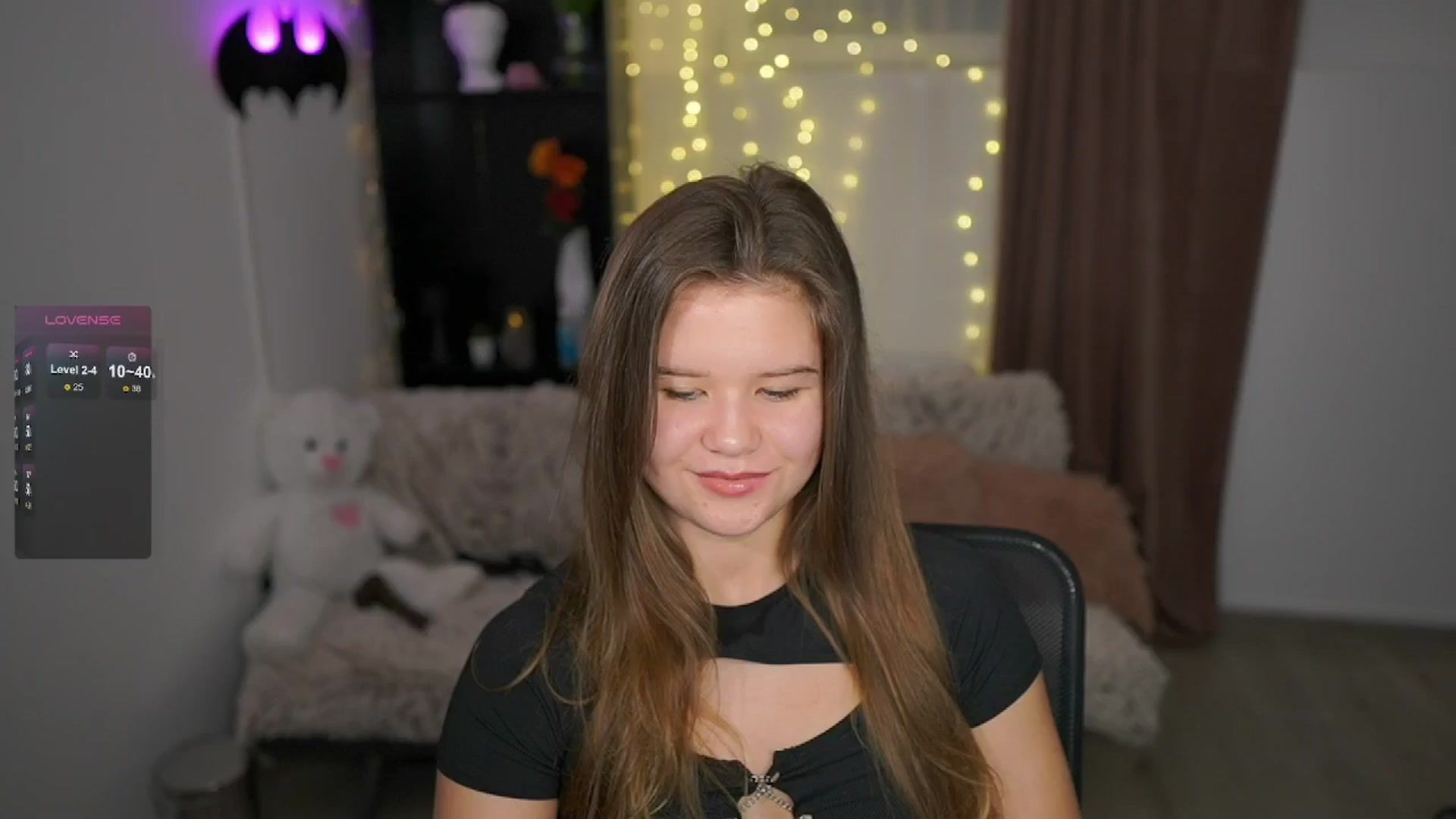 Gallery image thumbnail from Alaina__Fox's myfreecams stream on, 05/22/2024, 13:23 image 2 of 20