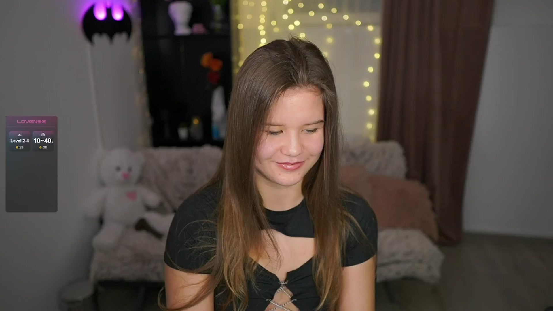 Gallery image thumbnail from Alaina__Fox's myfreecams stream on, 05/22/2024, 13:23 image 1 of 20