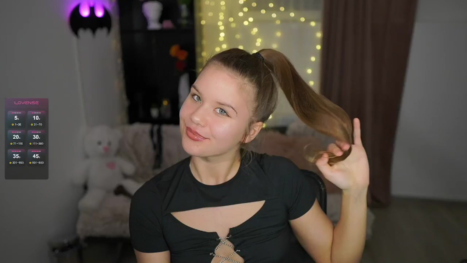 Gallery image thumbnail from Alaina__Fox's myfreecams stream on, 05/22/2024, 14:34 image 16 of 20