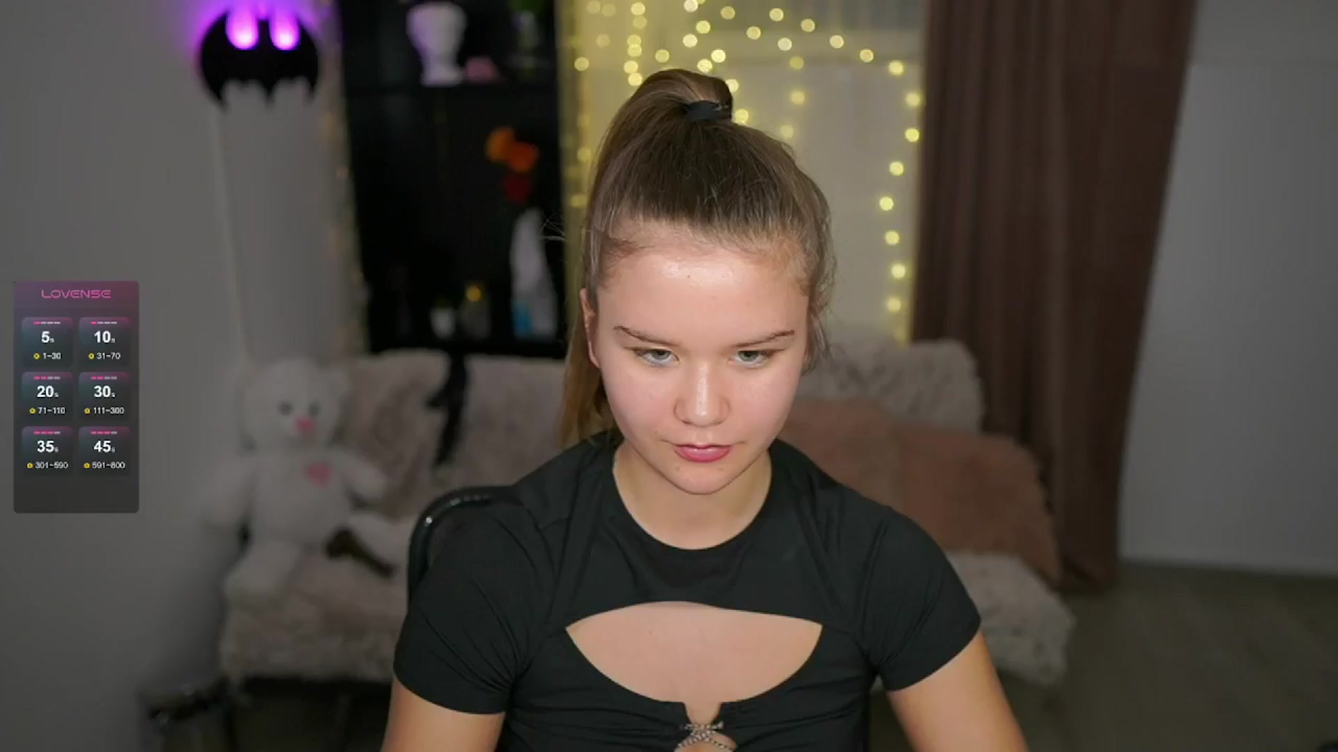 Gallery image thumbnail from Alaina__Fox's myfreecams stream on, 05/22/2024, 14:34 image 1 of 20