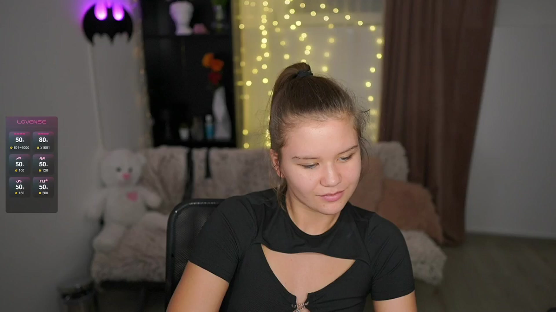 Gallery image thumbnail from Alaina__Fox's myfreecams stream on, 05/22/2024, 16:53 image 17 of 20