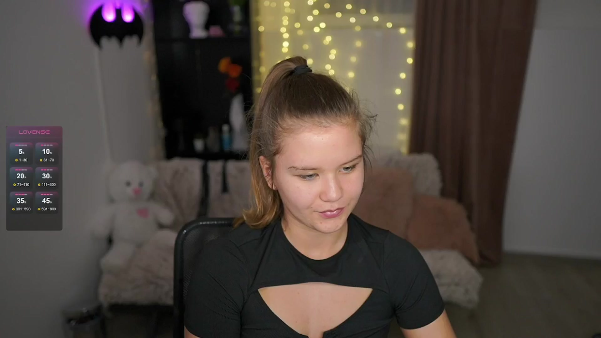 Gallery image thumbnail from Alaina__Fox's myfreecams stream on, 05/22/2024, 16:53 image 8 of 20