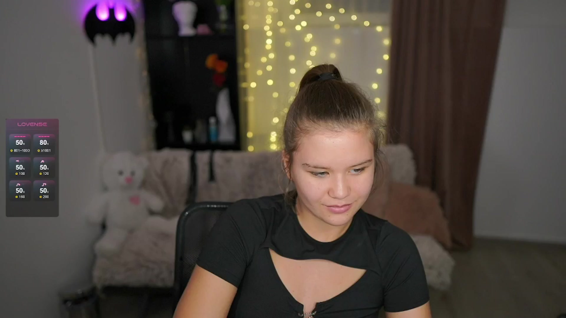 Gallery image thumbnail from Alaina__Fox's myfreecams stream on, 05/22/2024, 16:53 image 14 of 20