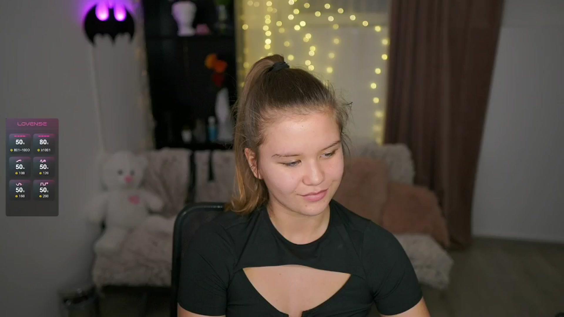 Gallery image thumbnail from Alaina__Fox's myfreecams stream on, 05/22/2024, 16:53 image 9 of 20