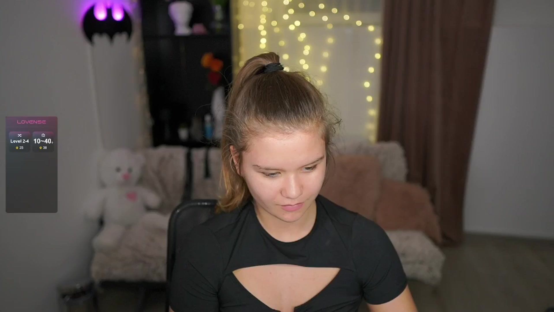 Gallery image thumbnail from Alaina__Fox's myfreecams stream on, 05/22/2024, 16:53 image 10 of 20