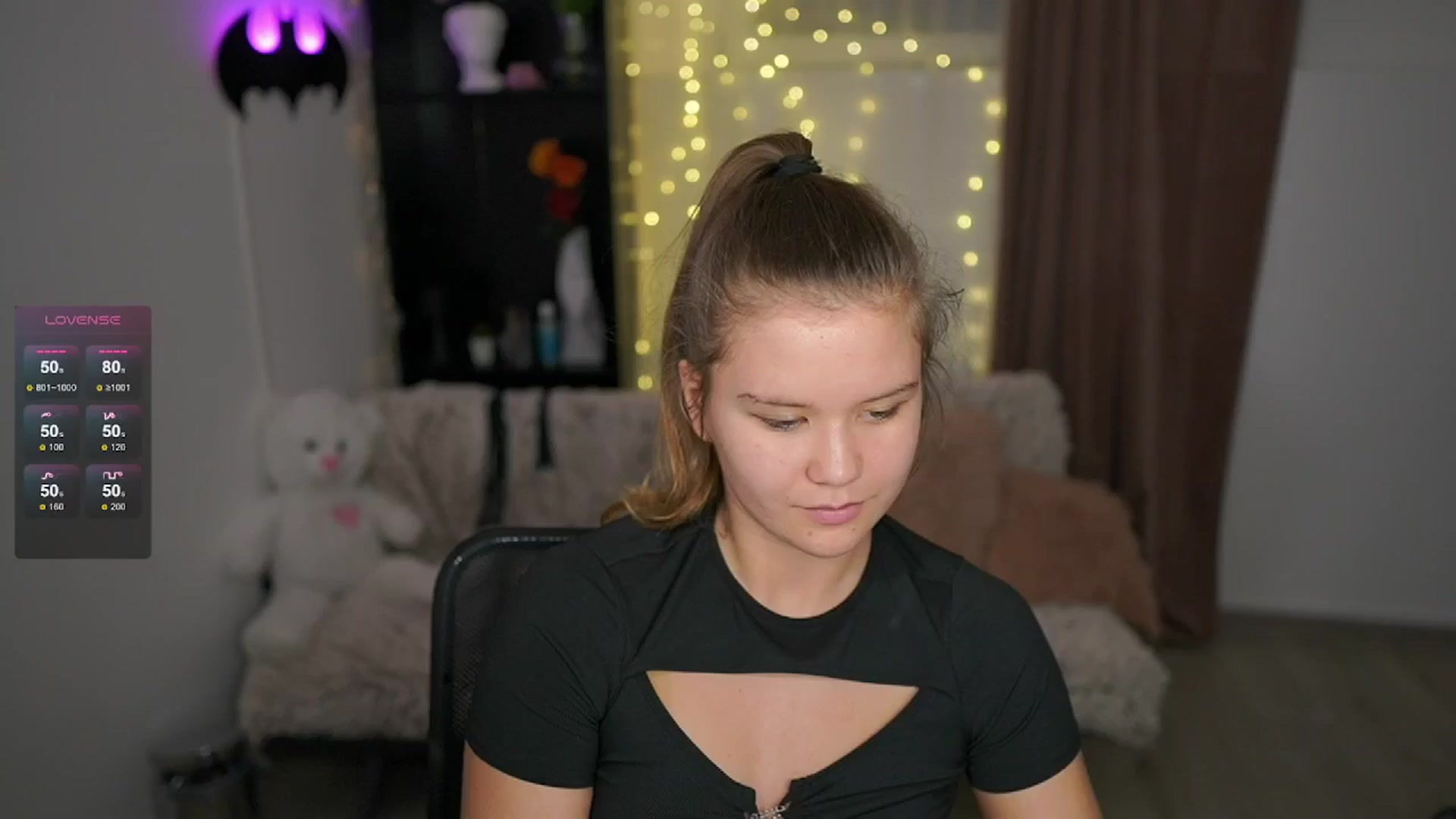 Gallery image thumbnail from Alaina__Fox's myfreecams stream on, 05/22/2024, 16:53 image 3 of 20