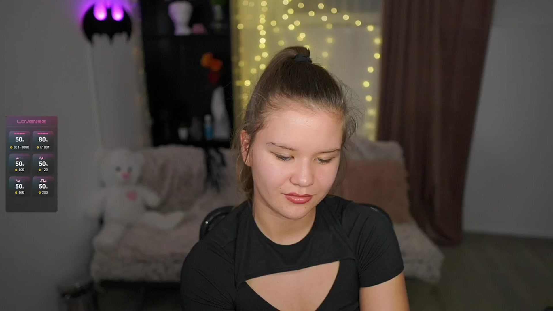 Gallery image thumbnail from Alaina__Fox's myfreecams stream on, 05/22/2024, 17:49 image 11 of 20