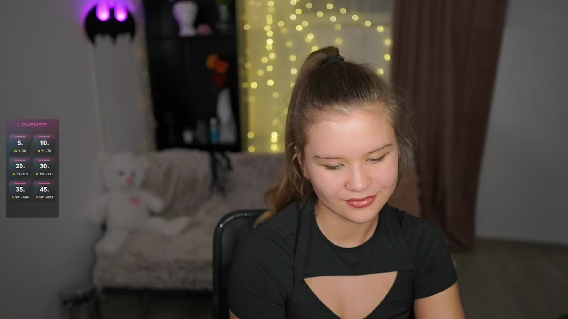 Gallery image thumbnail from Alaina__Fox's myfreecams stream on, 05/22/2024, 17:49 image 8 of 20