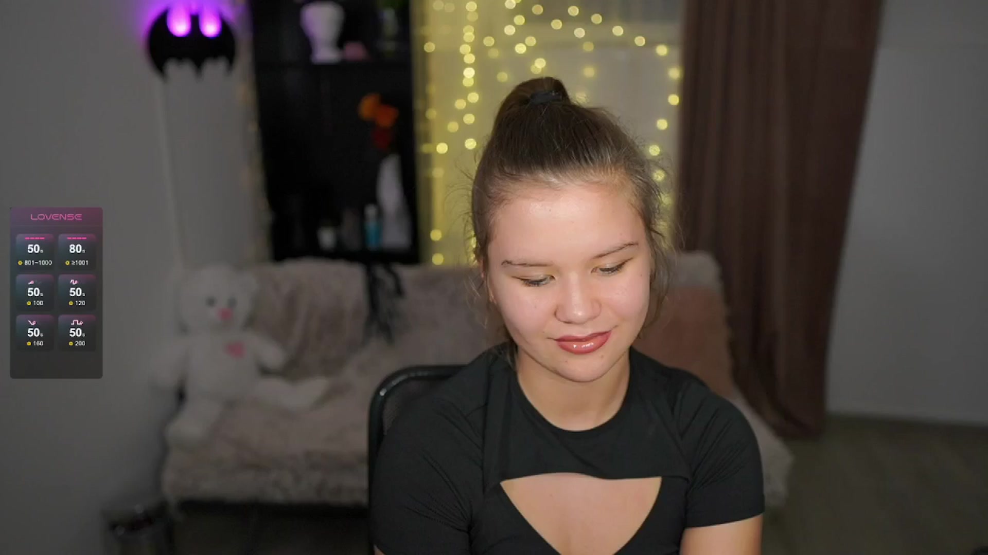 Gallery image thumbnail from Alaina__Fox's myfreecams stream on, 05/22/2024, 17:49 image 7 of 20