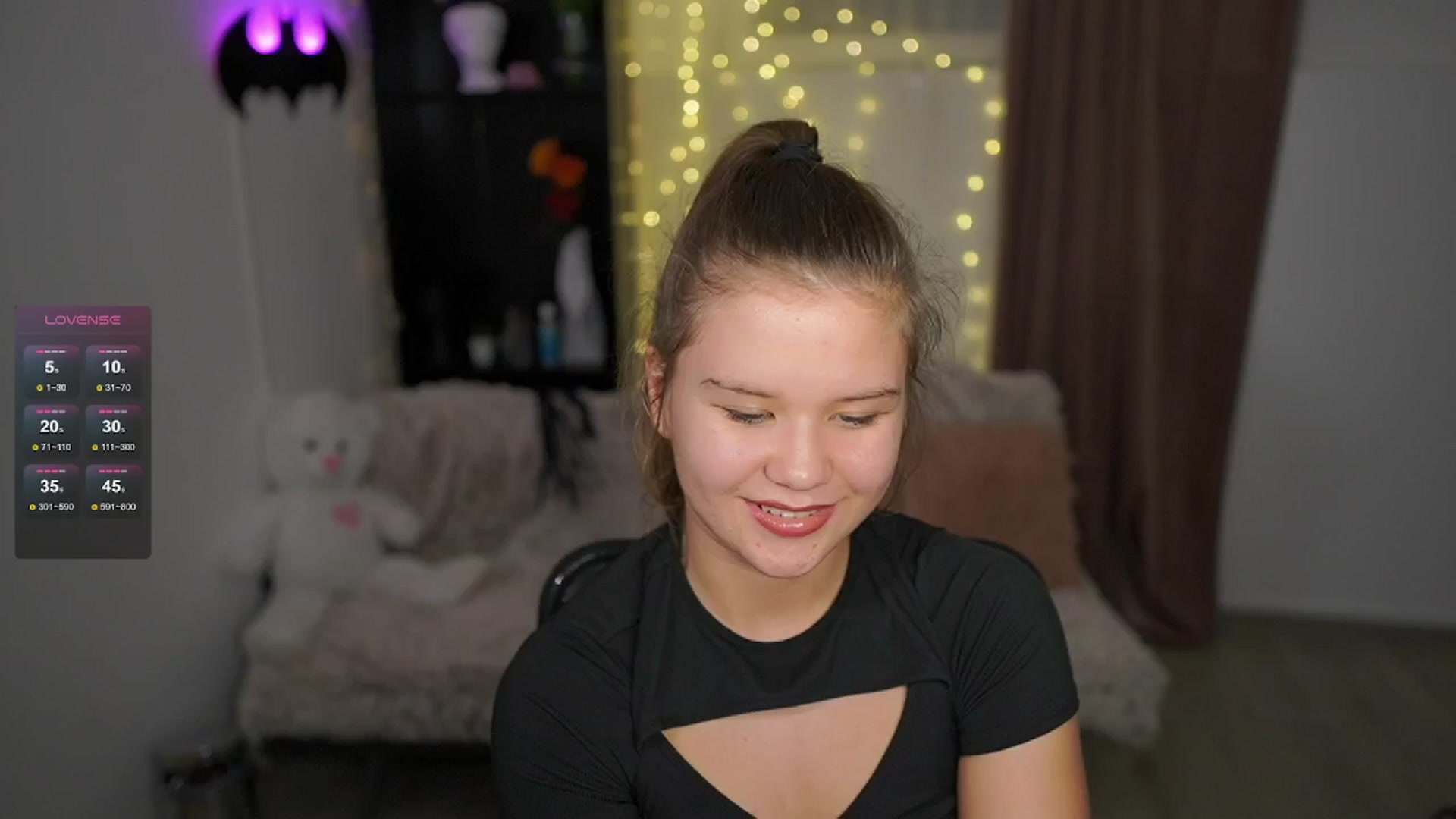 Gallery image thumbnail from Alaina__Fox's myfreecams stream on, 05/22/2024, 17:49 image 10 of 20