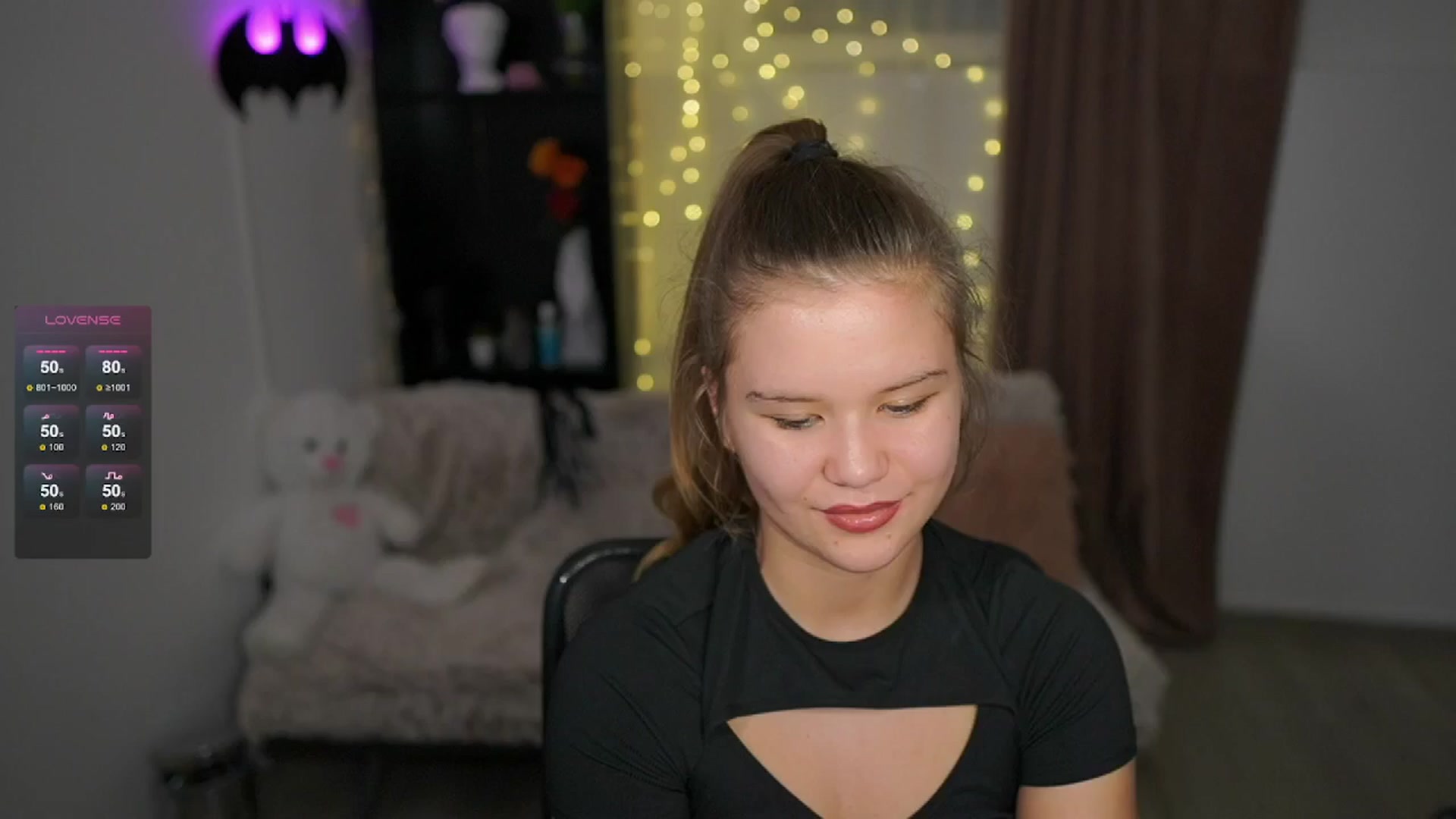 Gallery image thumbnail from Alaina__Fox's myfreecams stream on, 05/22/2024, 17:49 image 13 of 20