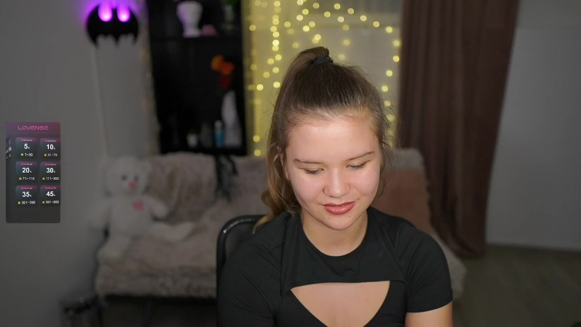 Gallery image thumbnail from Alaina__Fox's myfreecams stream on, 05/22/2024, 17:49 image 14 of 20