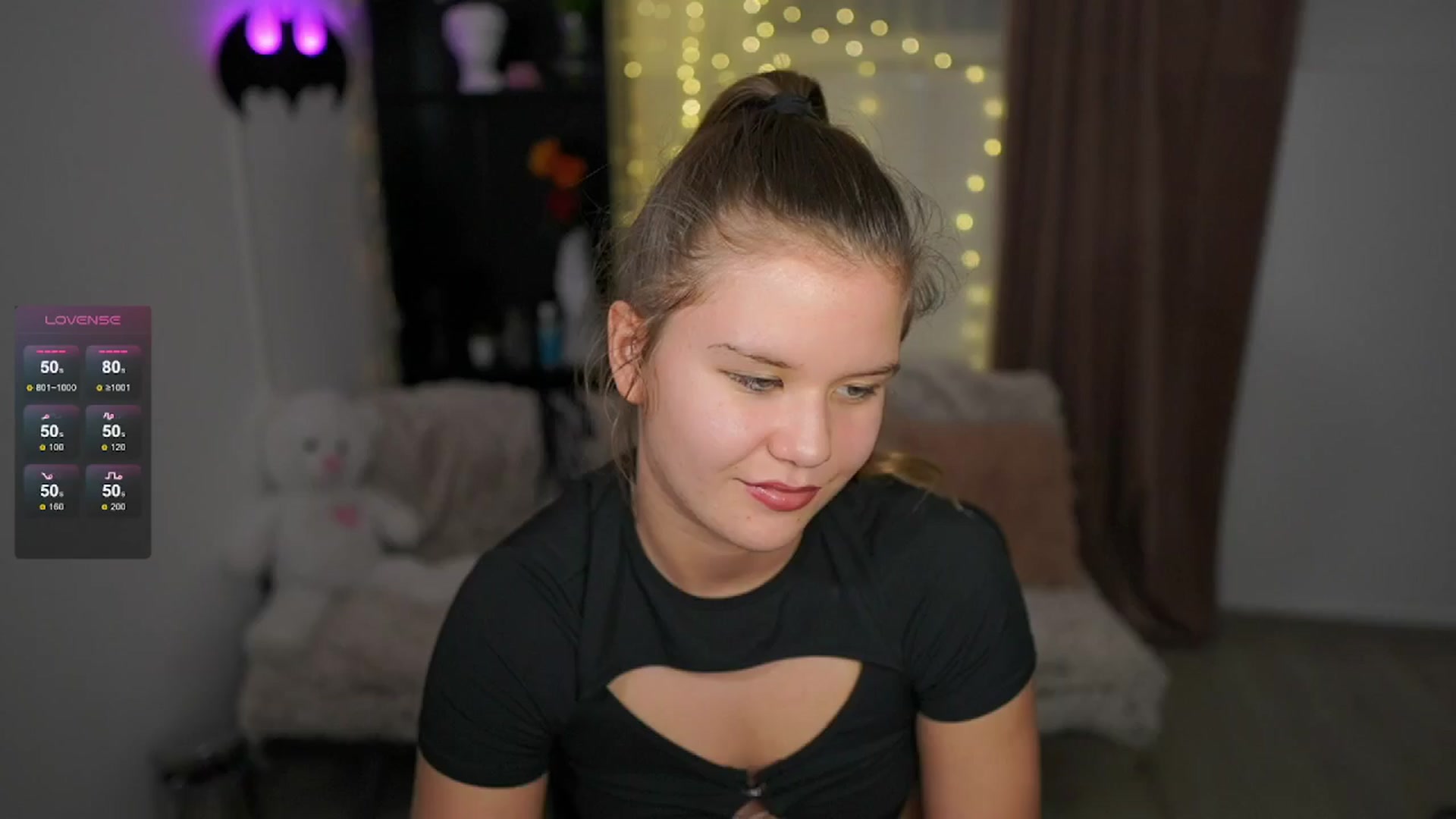 Gallery image thumbnail from Alaina__Fox's myfreecams stream on, 05/22/2024, 17:49 image 17 of 20