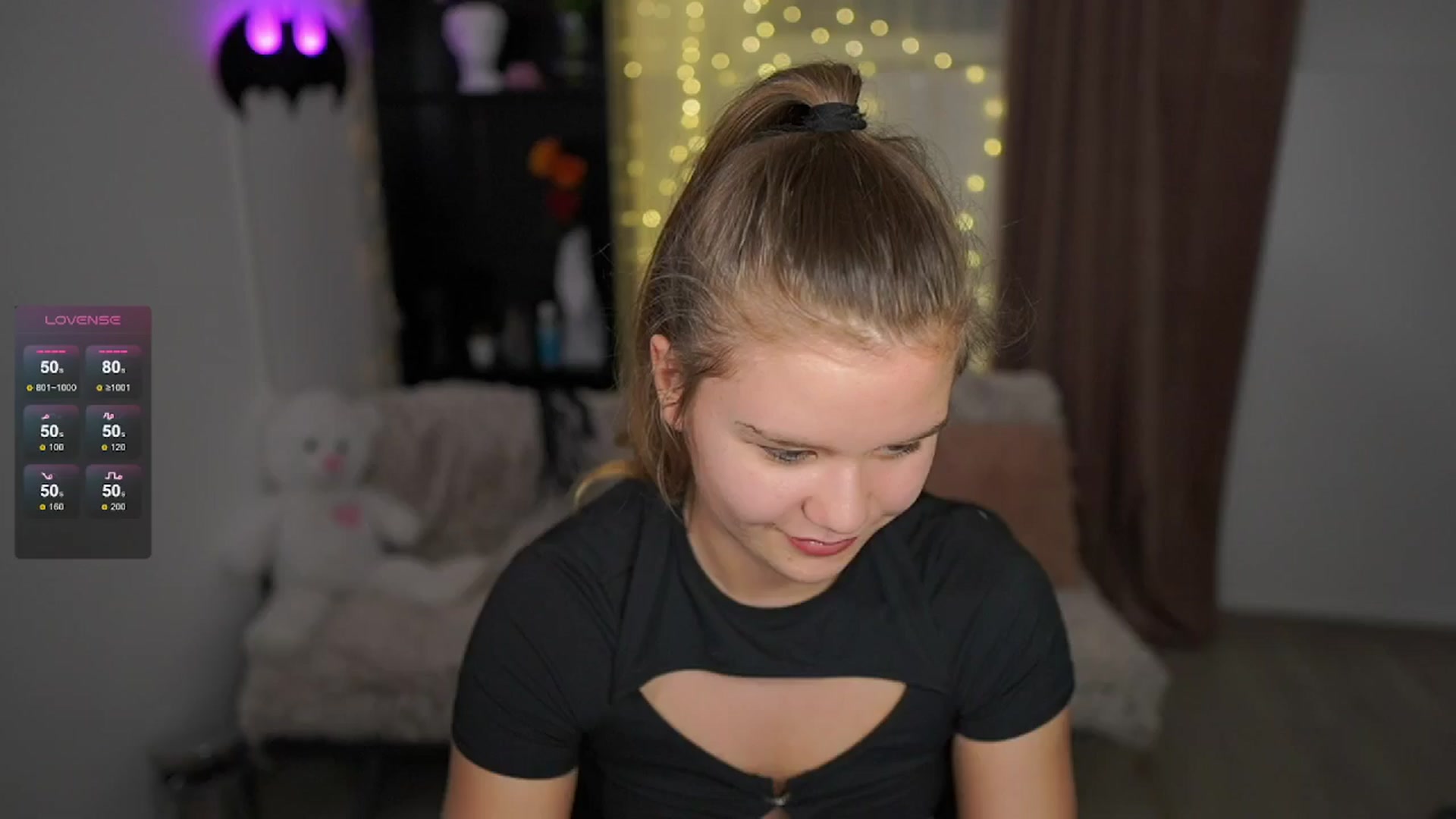 Gallery image thumbnail from Alaina__Fox's myfreecams stream on, 05/22/2024, 17:49 image 19 of 20