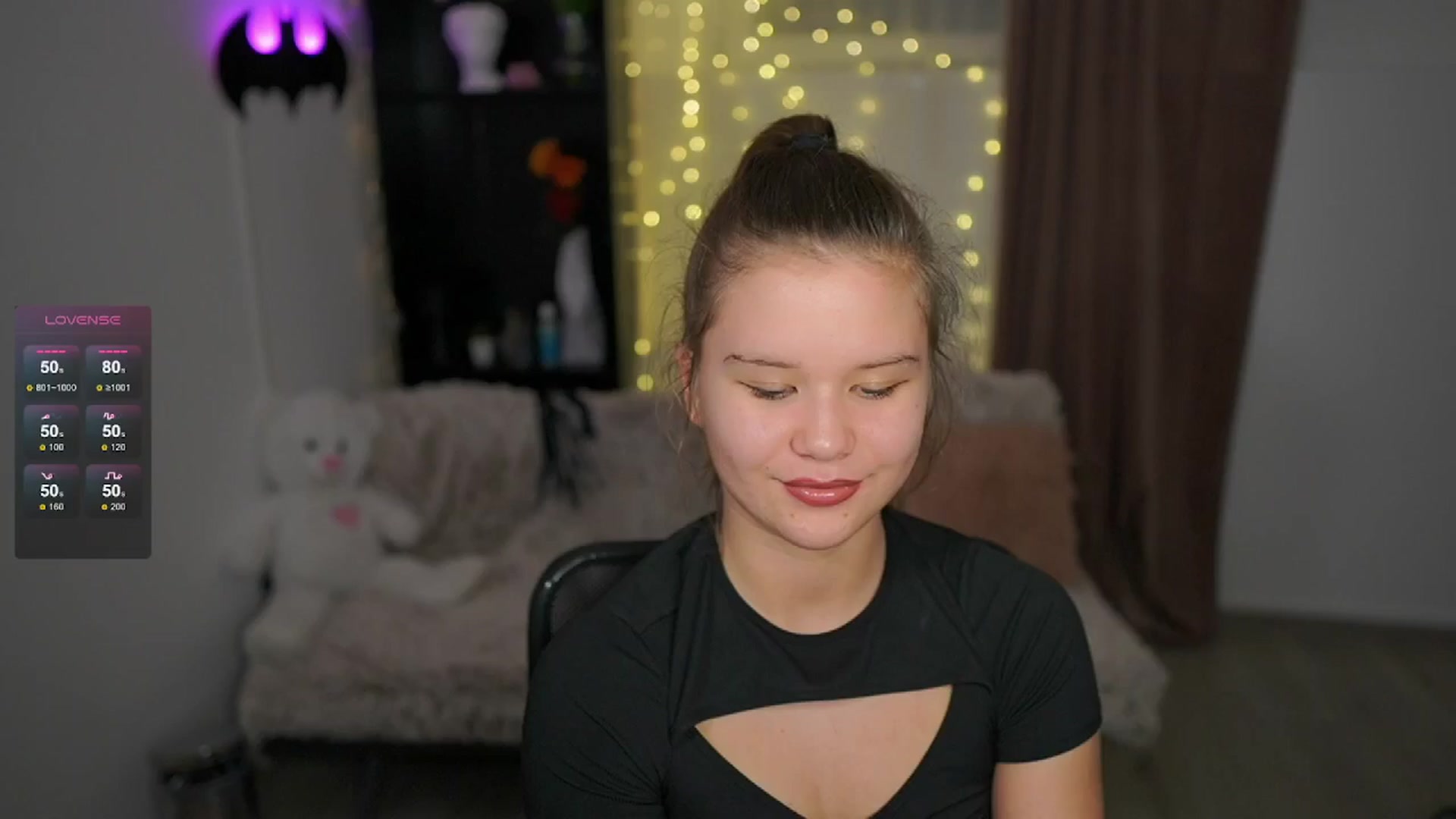 Gallery image thumbnail from Alaina__Fox's myfreecams stream on, 05/22/2024, 17:49 image 9 of 20