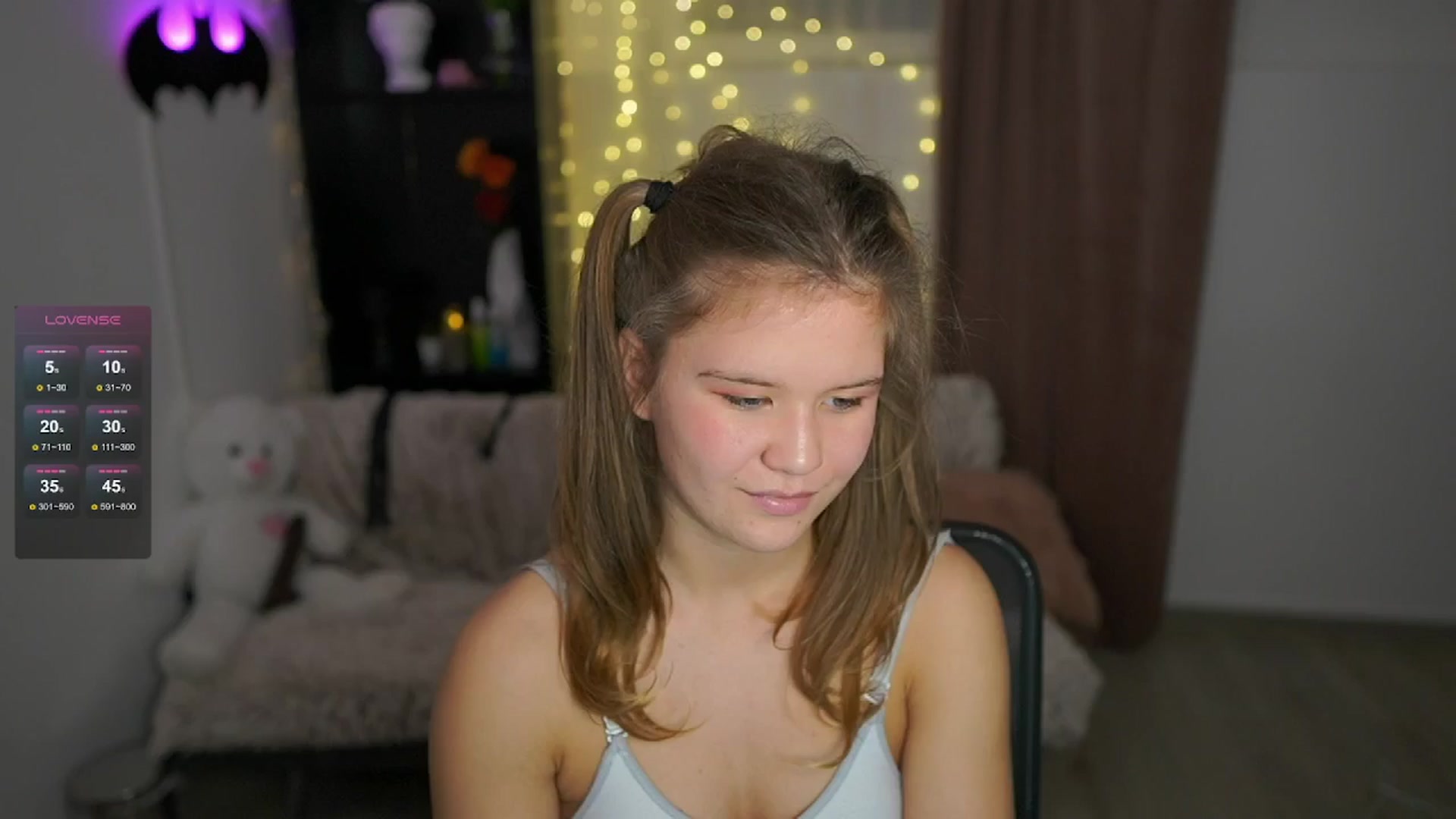 Gallery image thumbnail from Alaina__Fox's myfreecams stream on, 05/23/2024, 22:41 image 18 of 20