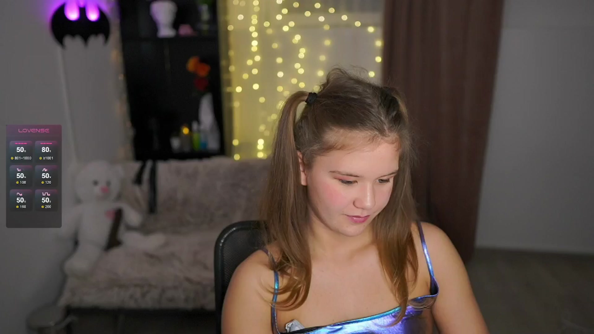 Gallery image thumbnail from Alaina__Fox's myfreecams stream on, 05/23/2024, 22:41 image 1 of 20