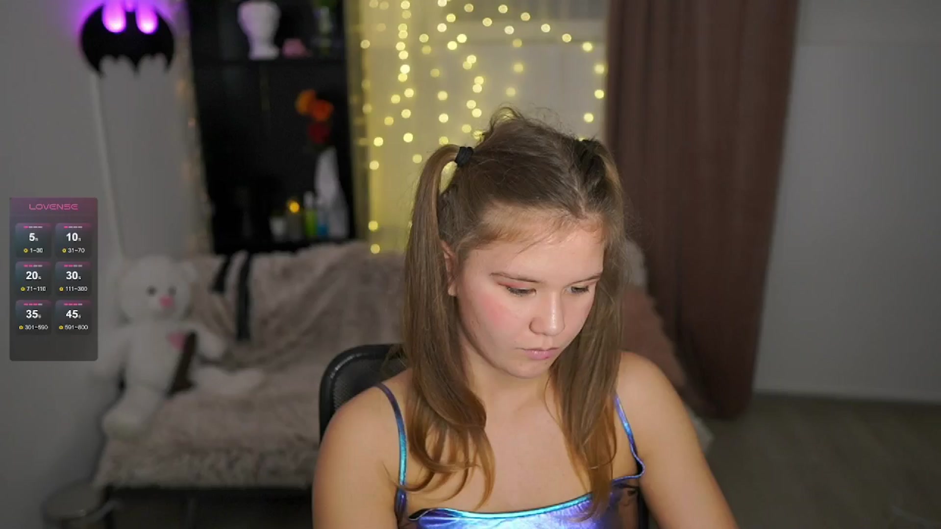 Gallery image thumbnail from Alaina__Fox's myfreecams stream on, 05/23/2024, 22:41 image 6 of 20