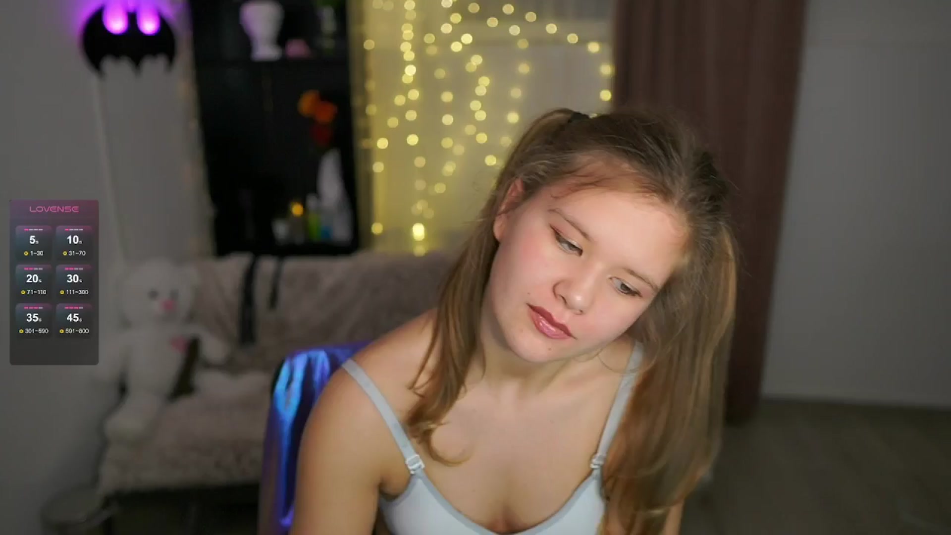 Gallery image thumbnail from Alaina__Fox's myfreecams stream on, 05/24/2024, 24:01 image 16 of 20