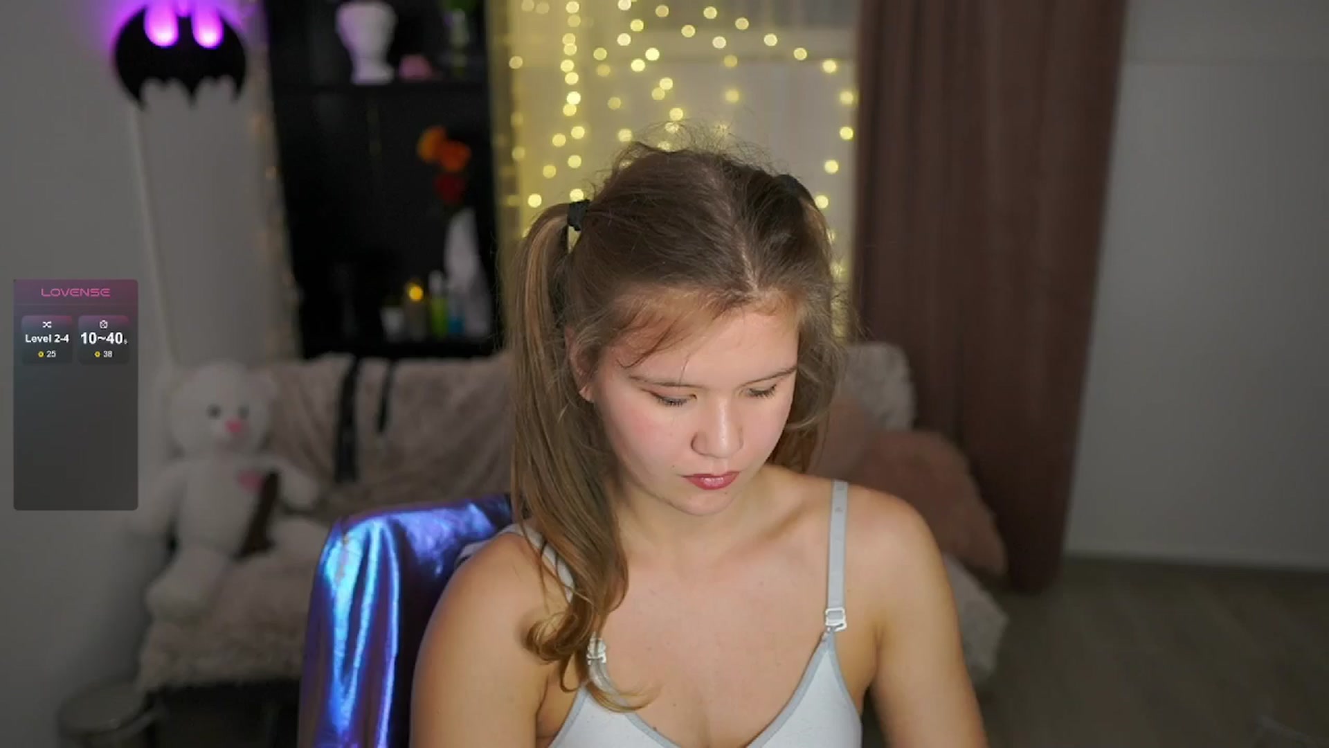 Gallery image thumbnail from Alaina__Fox's myfreecams stream on, 05/24/2024, 24:01 image 11 of 20