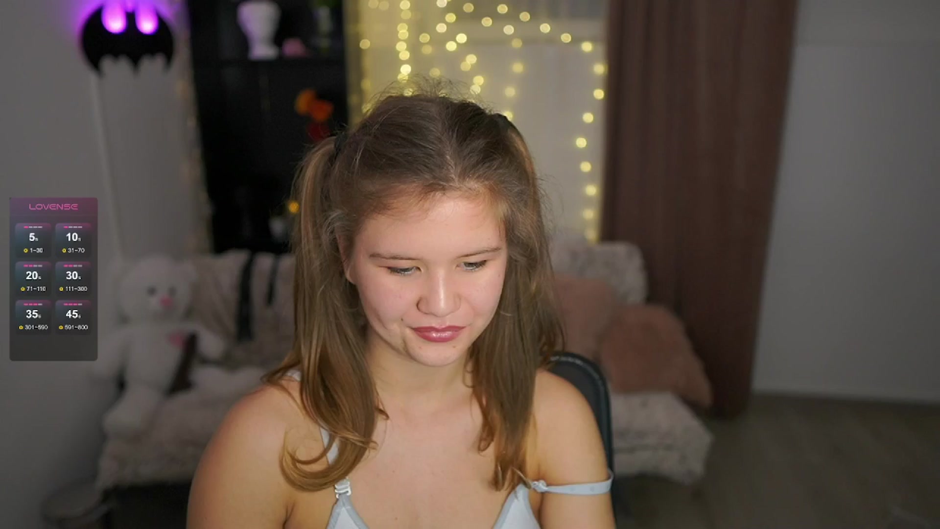 Gallery image thumbnail from Alaina__Fox's myfreecams stream on, 05/24/2024, 24:30 image 17 of 20