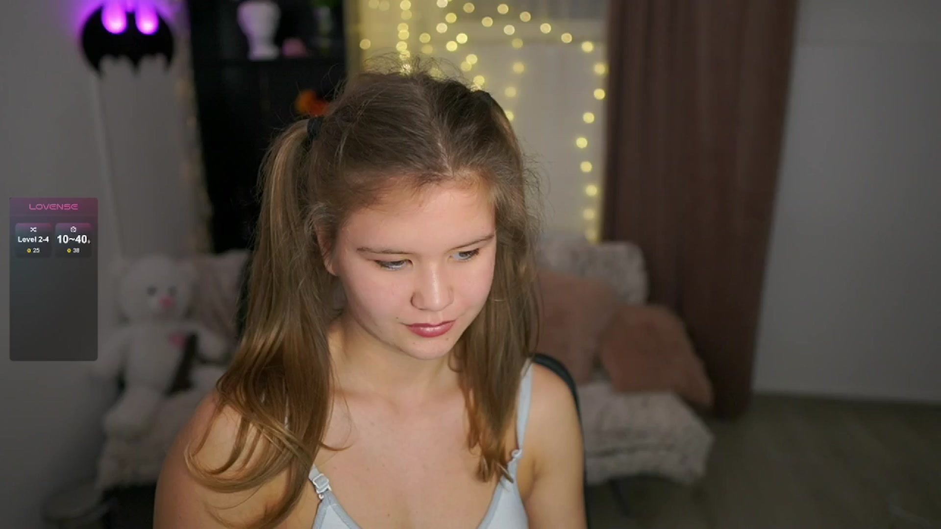 Gallery image thumbnail from Alaina__Fox's myfreecams stream on, 05/24/2024, 24:30 image 10 of 20