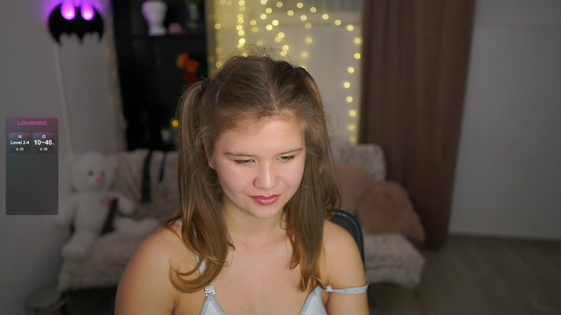 Gallery image thumbnail from Alaina__Fox's myfreecams stream on, 05/24/2024, 24:30 image 16 of 20