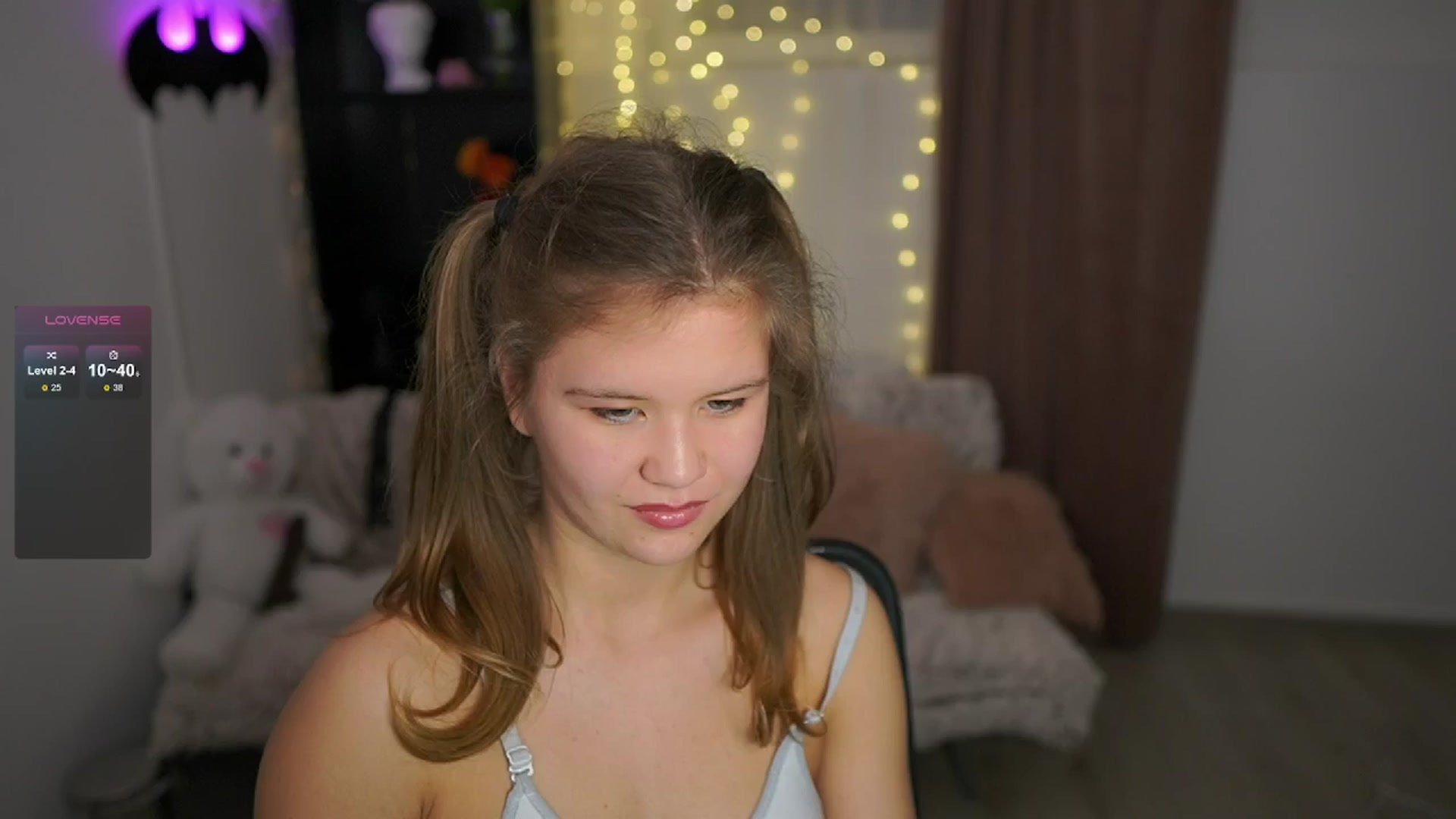 Gallery image thumbnail from Alaina__Fox's myfreecams stream on, 05/24/2024, 24:30 image 13 of 20