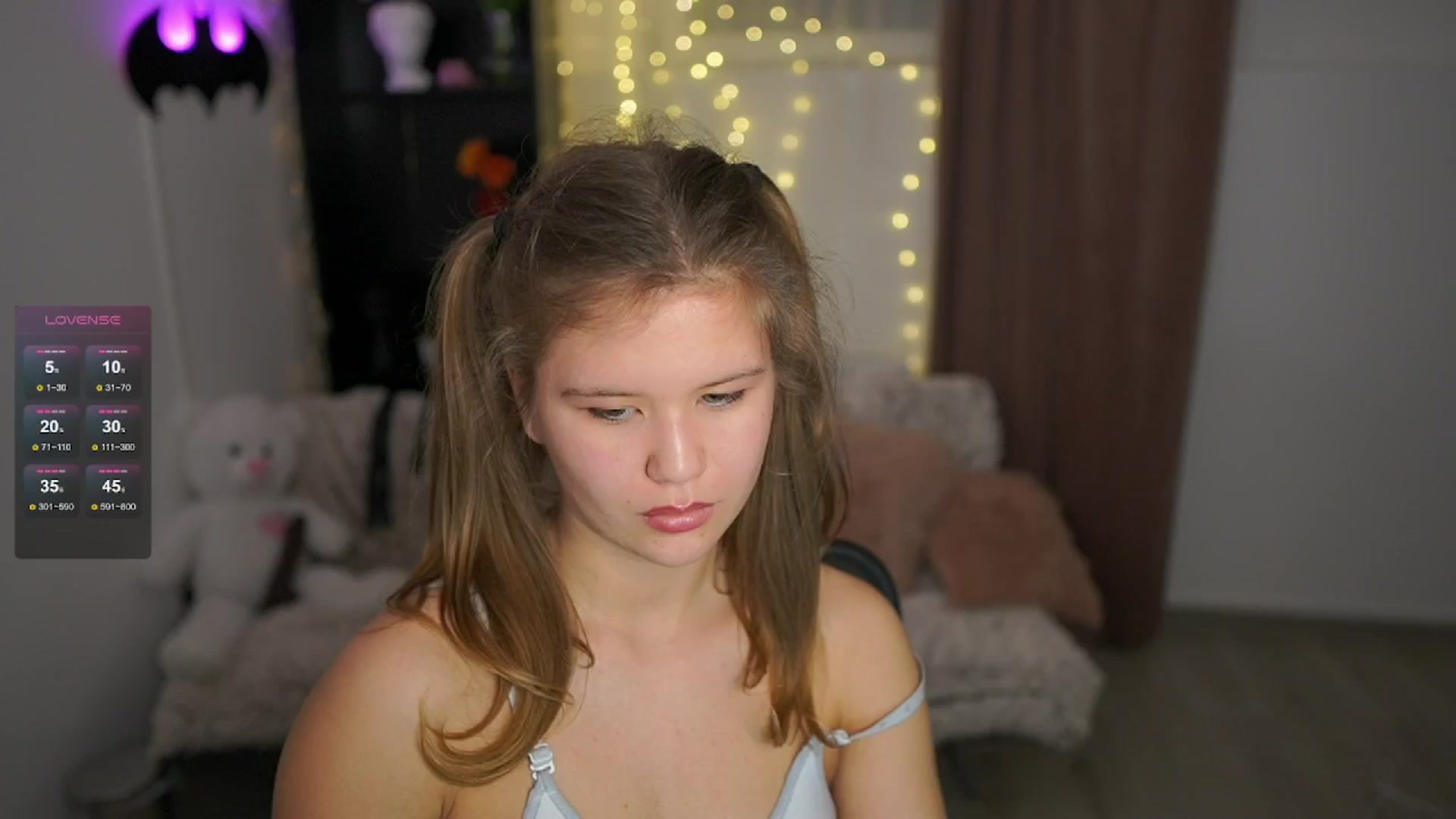 Gallery image thumbnail from Alaina__Fox's myfreecams stream on, 05/24/2024, 24:30 image 14 of 20