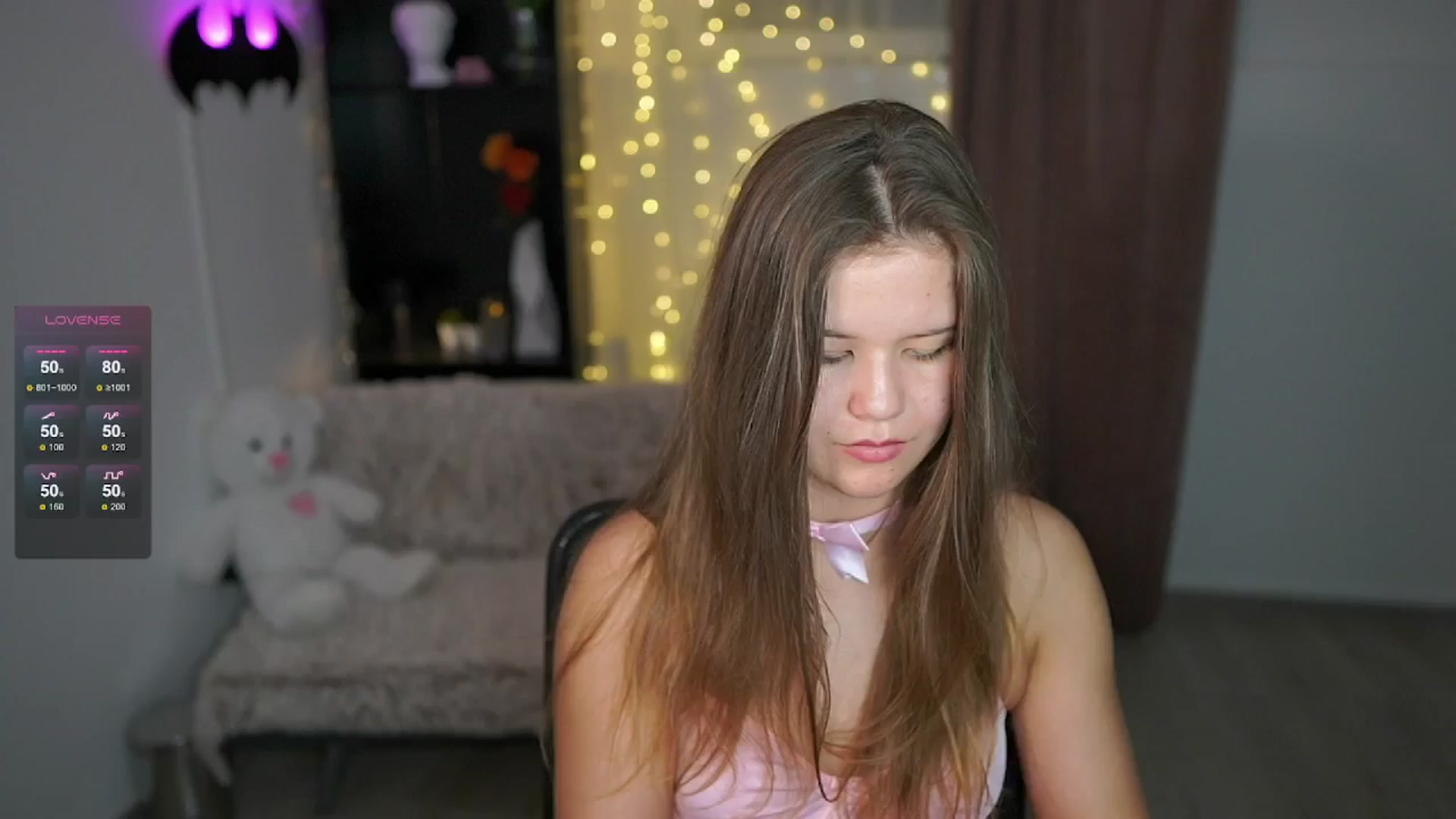 Gallery image thumbnail from Alaina__Fox's myfreecams stream on, 05/30/2024, 21:10 image 1 of 20