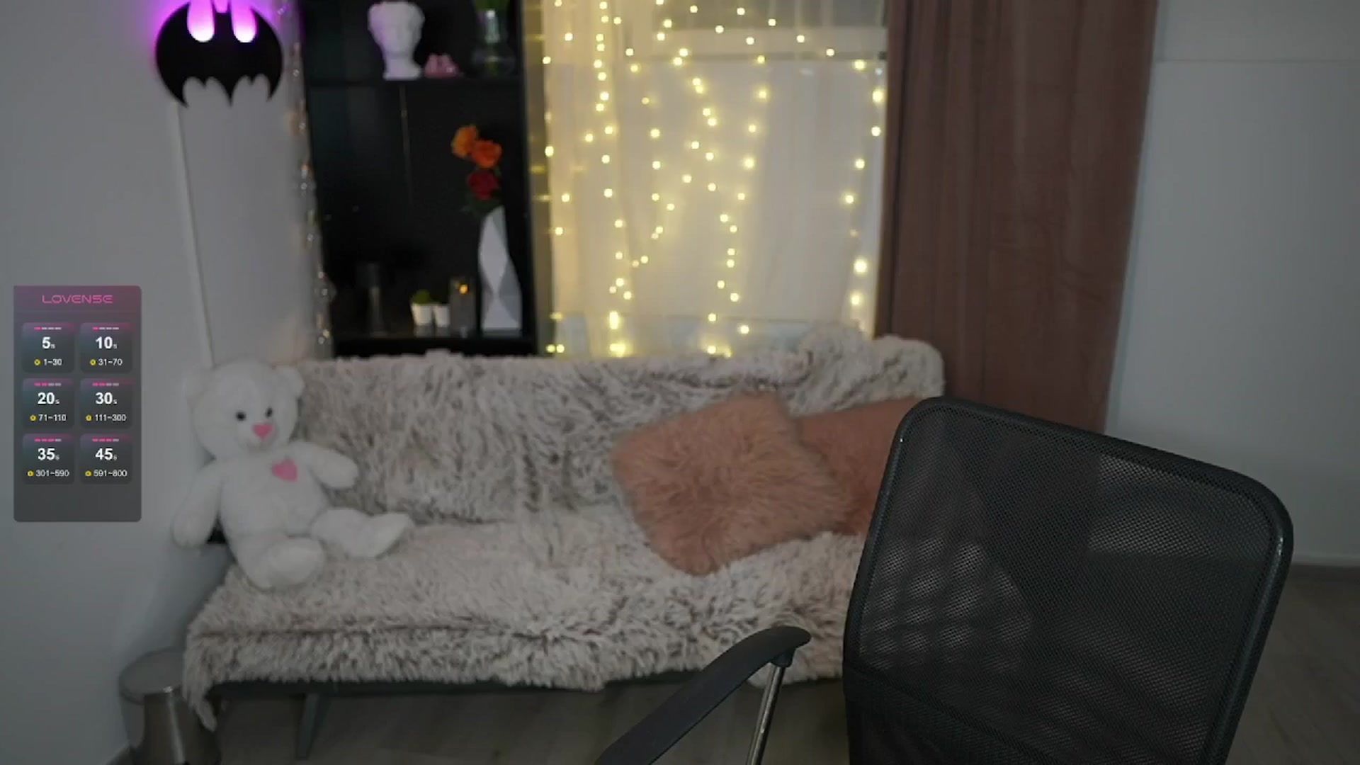 Gallery image thumbnail from Alaina__Fox's myfreecams stream on, 05/30/2024, 21:44 image 6 of 20