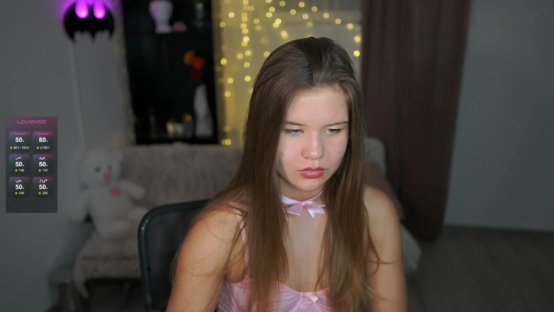 Gallery image thumbnail from Alaina__Fox's myfreecams stream on, 05/30/2024, 21:44 image 3 of 20