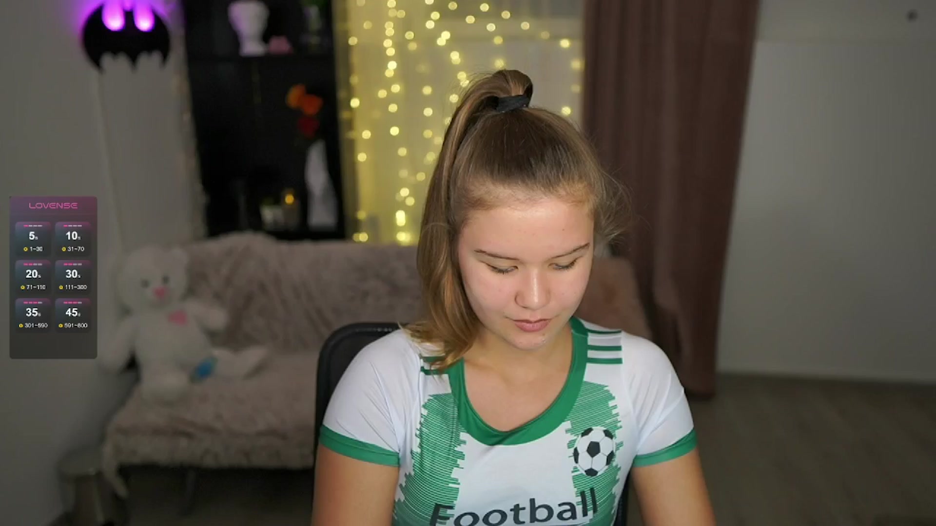 Gallery image thumbnail from Alaina__Fox's myfreecams stream on, 05/31/2024, 16:26 image 3 of 20