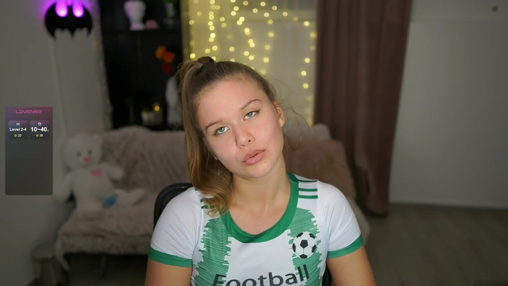 Gallery image thumbnail from Alaina__Fox's myfreecams stream on, 05/31/2024, 16:26 image 7 of 20