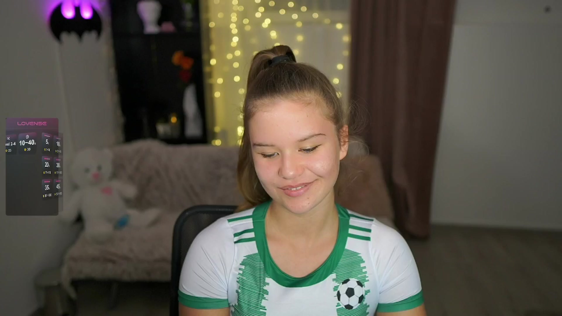 Gallery image thumbnail from Alaina__Fox's myfreecams stream on, 05/31/2024, 16:26 image 18 of 20
