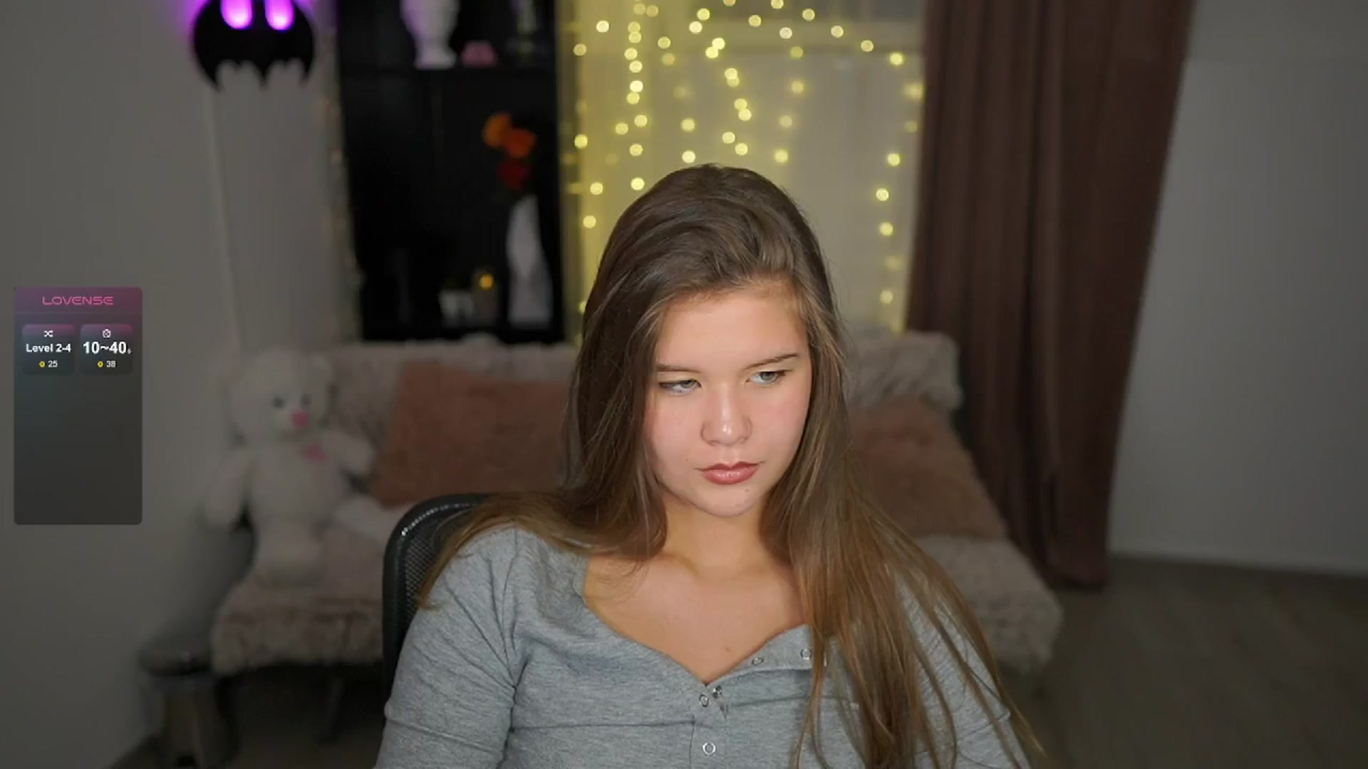 Gallery image thumbnail from Alaina__Fox's myfreecams stream on, 06/03/2024, 19:03 image 14 of 20