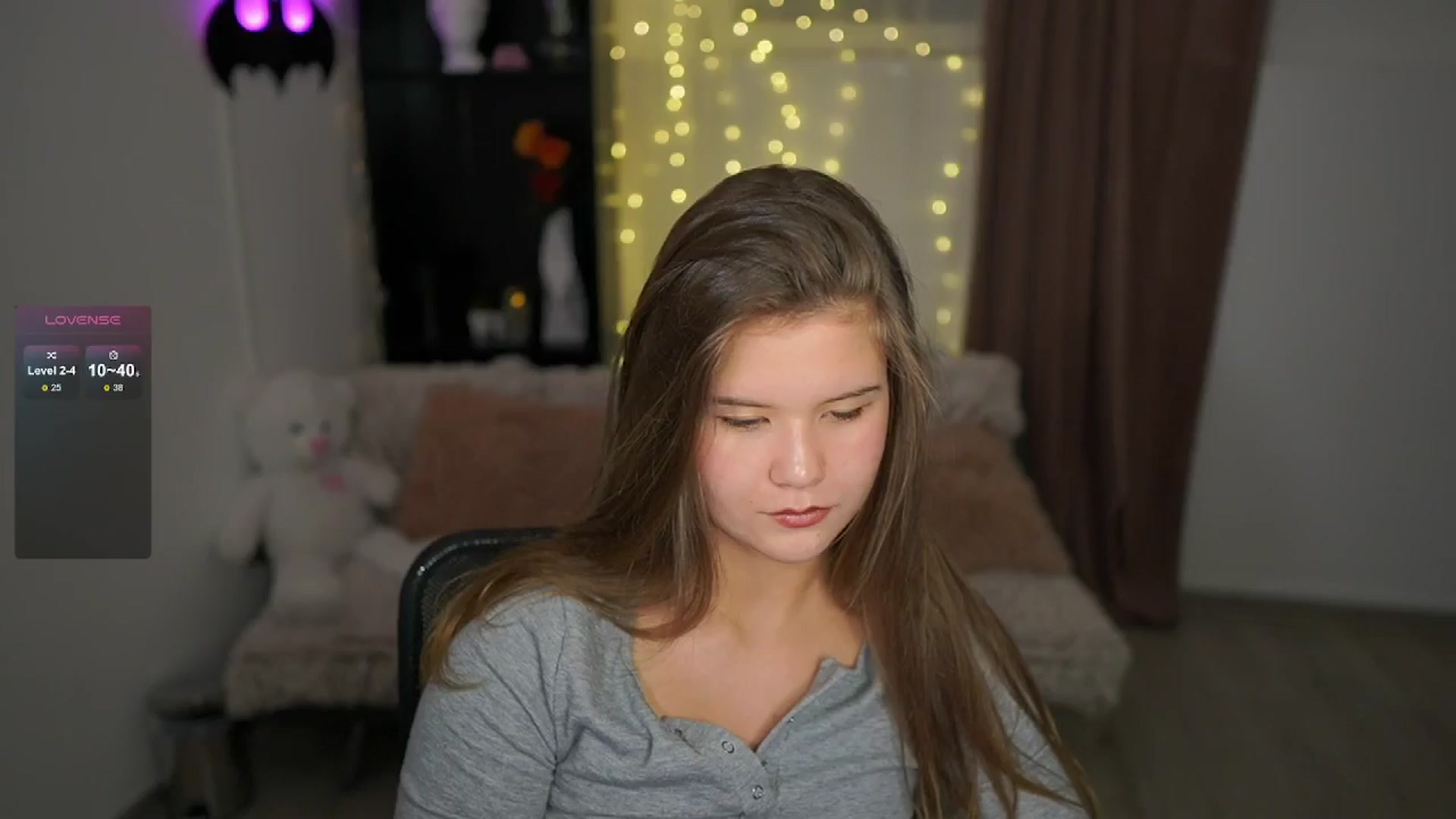 Gallery image thumbnail from Alaina__Fox's myfreecams stream on, 06/03/2024, 19:03 image 13 of 20