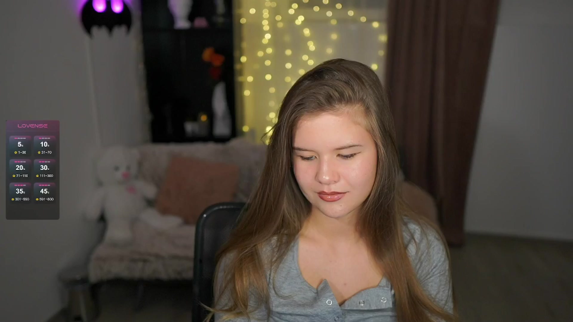 Gallery image thumbnail from Alaina__Fox's myfreecams stream on, 06/03/2024, 23:03 image 1 of 20